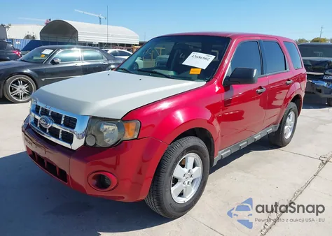 2012 Ford Escape Xls z USA, uszkodzony, nr VIN 1FMCU0C75CKB03350